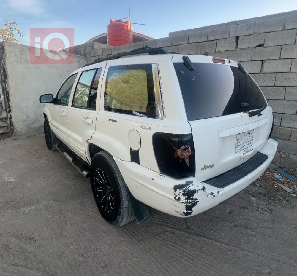 جیپ گراند شیرۆکی